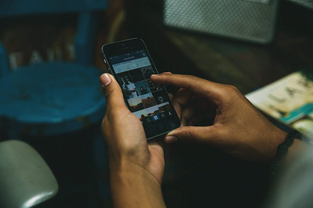The Environmental Impact of Cell Phone Waste